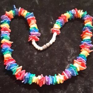 Vintage Colorful Shell Necklace 16 In Long.